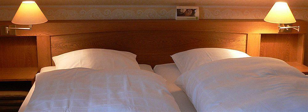Landhotel Sauerlaender Hof Эслоэ Экстерьер фото