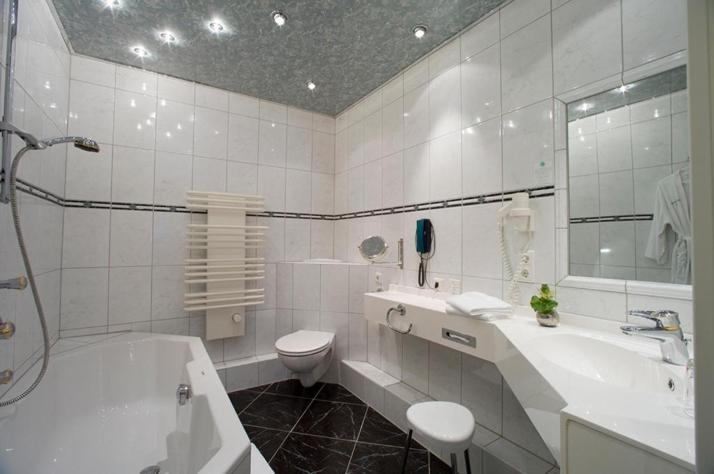 Landhotel Sauerlaender Hof Эслоэ Номер фото